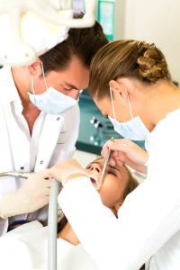 متخصصان دندانپزشکی هنگام ارزیابی لق شدن دندان به دنبال چه چیزی هستند؟